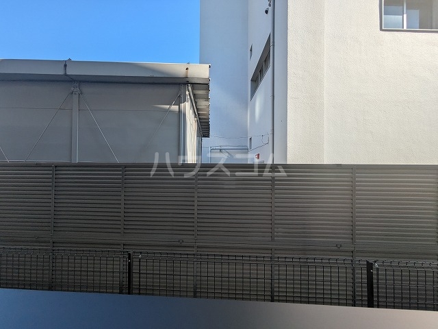 22/30 エントランス