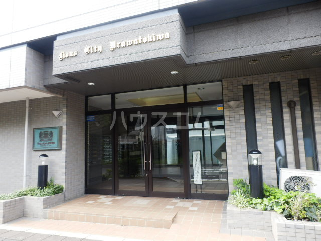 19/25 エントランス