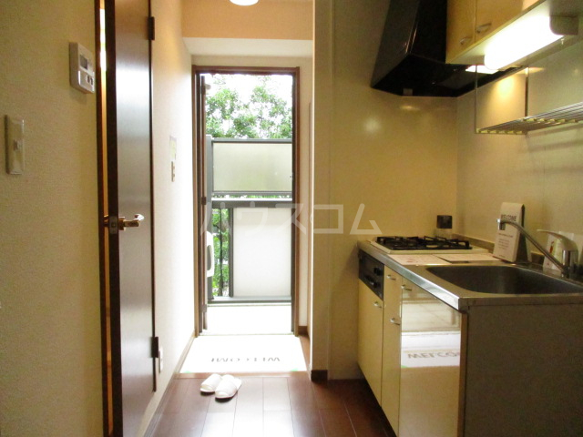 26/27 エントランス