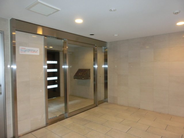 22/26 エントランス