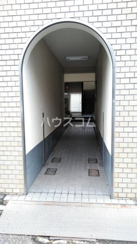 25/30 エントランス