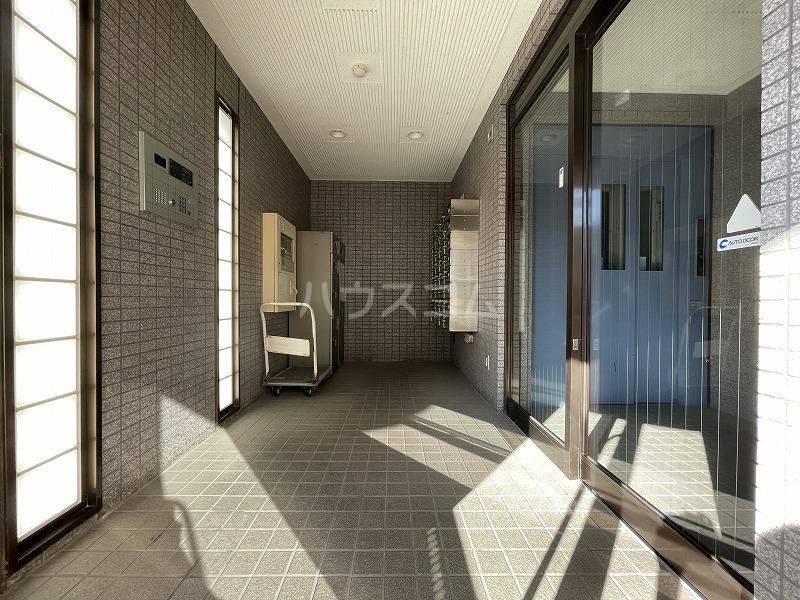 26/30 エントランス