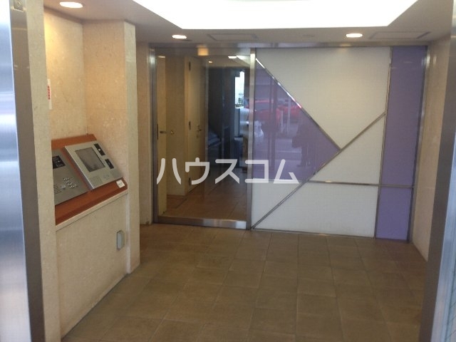 14/18 エントランス