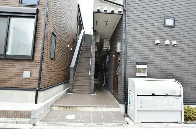 16/26 エントランス