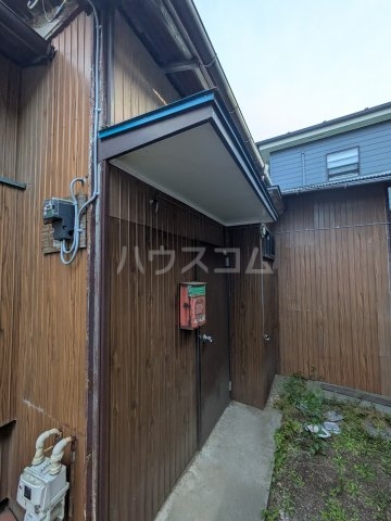 18/19 エントランス