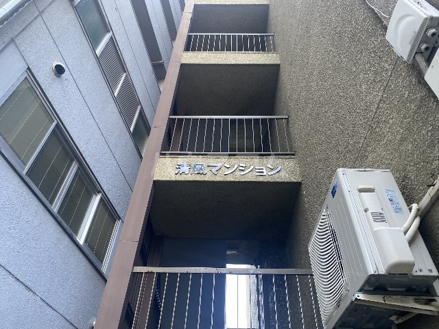 21/30 エントランス