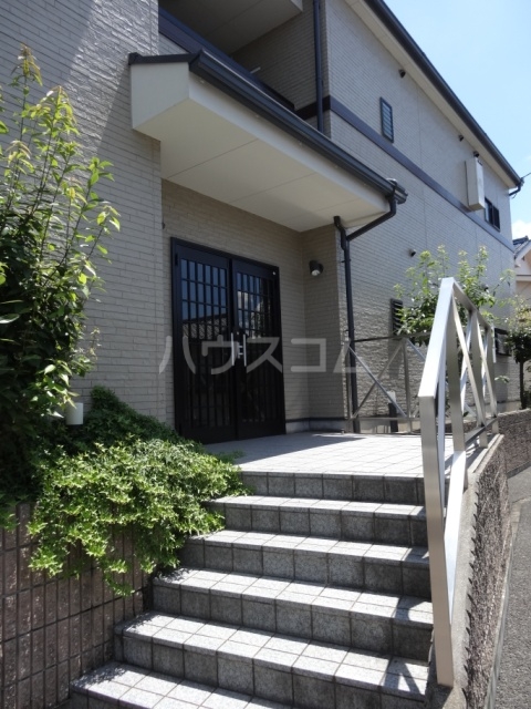 2/5 エントランス