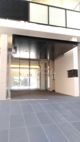 22/28 エントランス