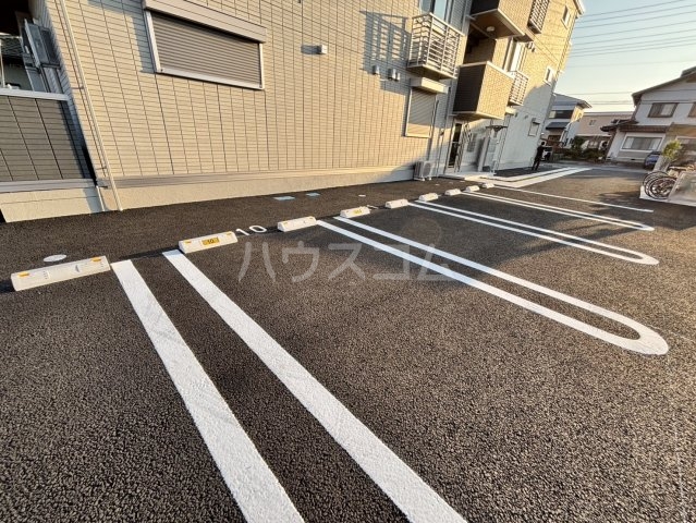 20/29 駐車場