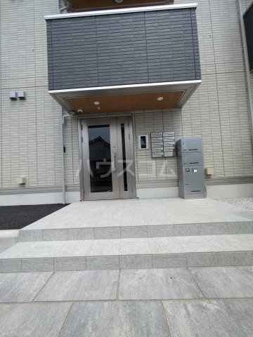 28/30 エントランス