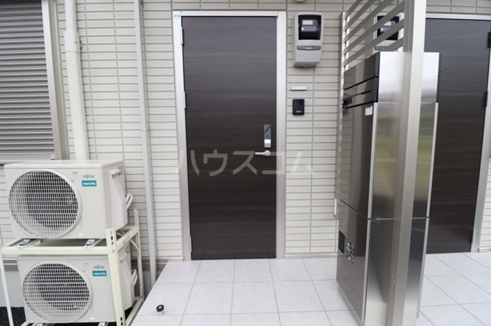 23/26 エントランス