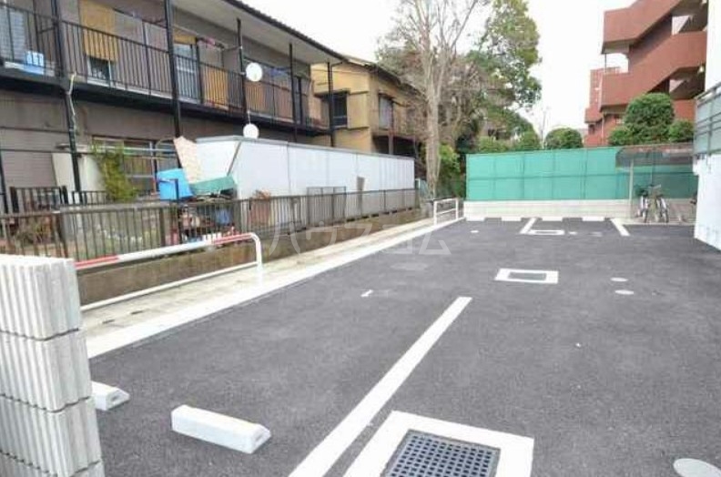 16/23 駐車場