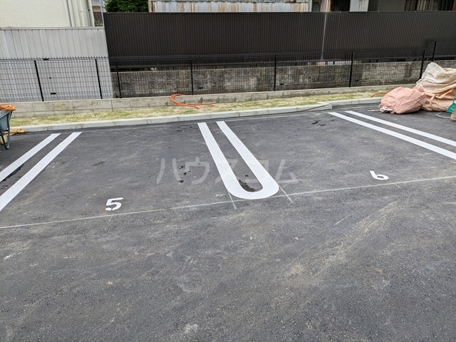 2/6 駐車場