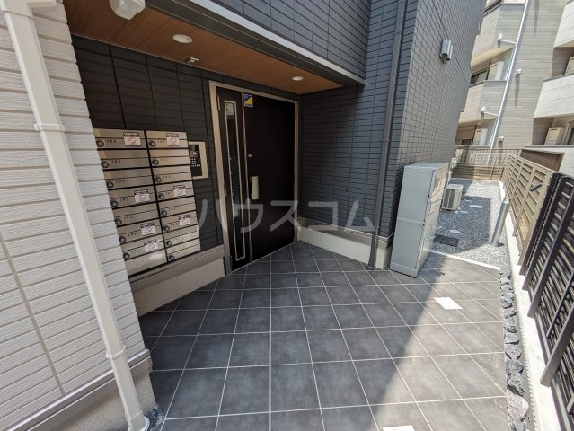 28/30 エントランス