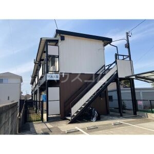 16/23 エントランス