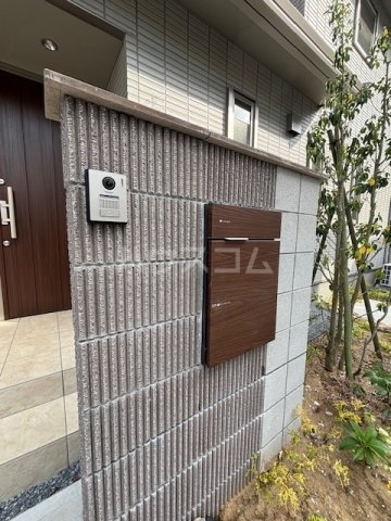 21/30 エントランス