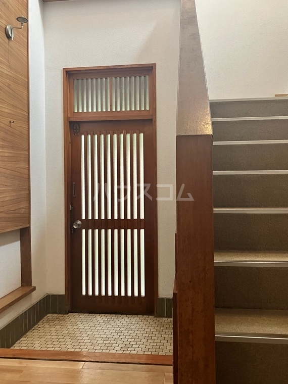 14/25 エントランス