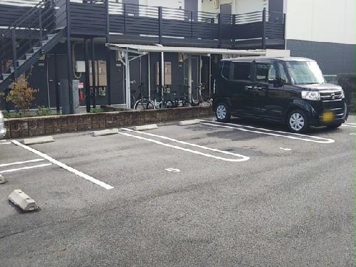 26/30 駐車場