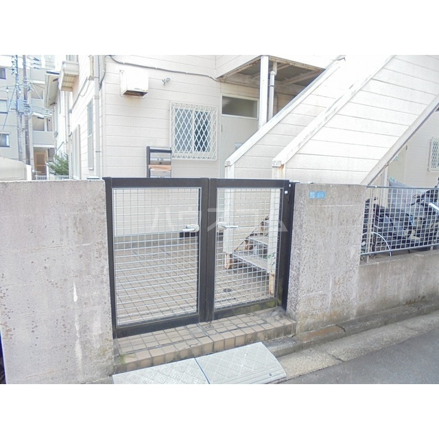 22/30 エントランス