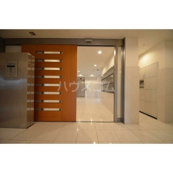 17/18 エントランス