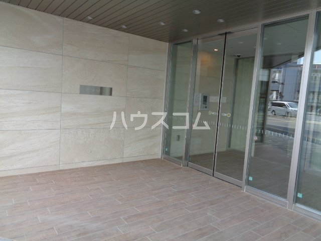 18/25 エントランス