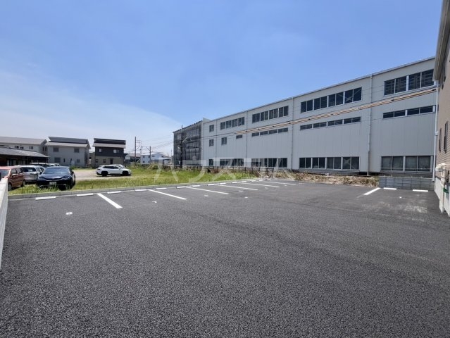 23/30 駐車場