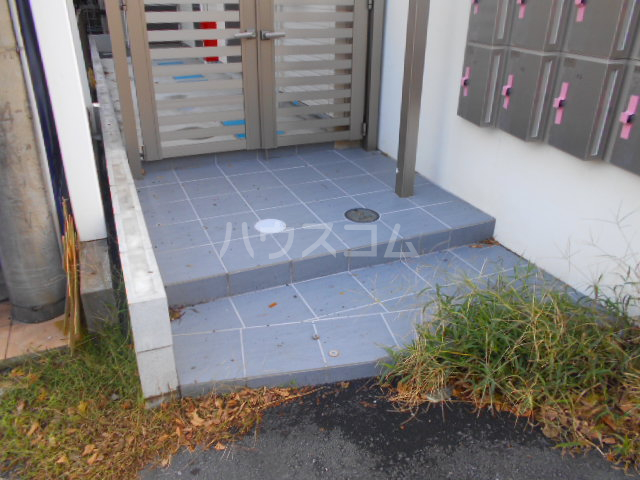 22/30 エントランス