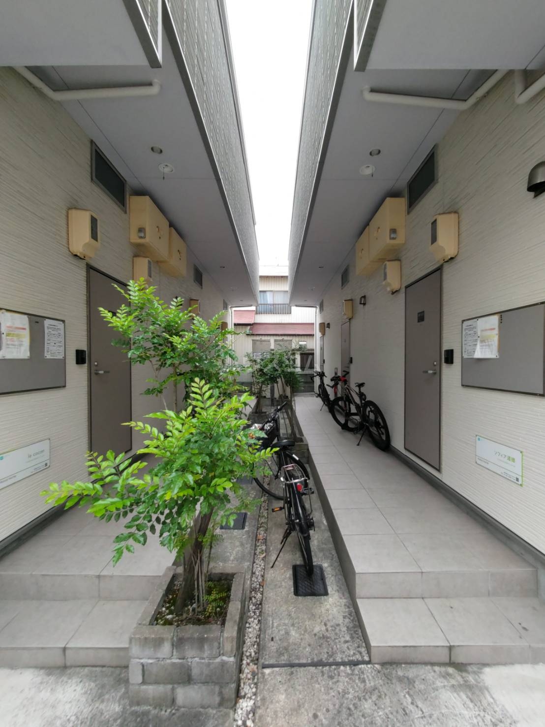 3/4 エントランス