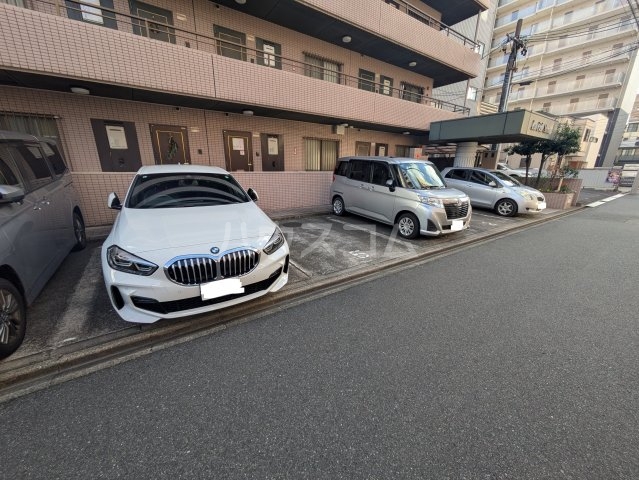 22/29 駐車場