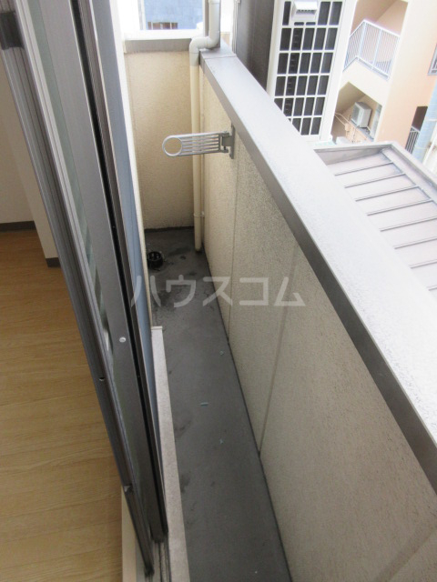 19/27 バルコニー