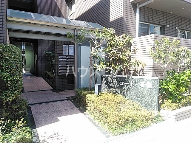 21/30 エントランス