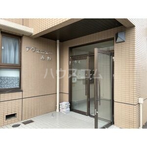 16/25 エントランス