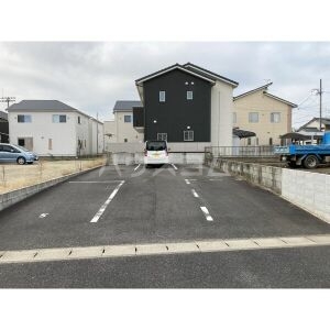 17/25 駐車場