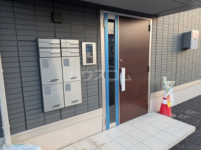 18/29 エントランス