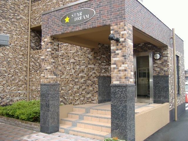 15/19 エントランス