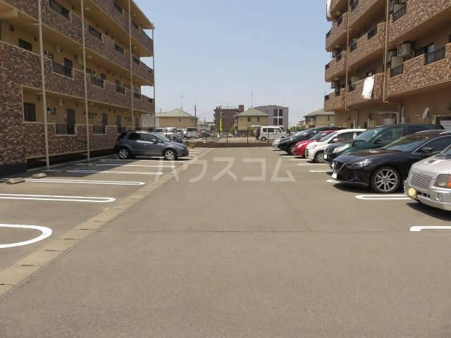 16/19 駐車場
