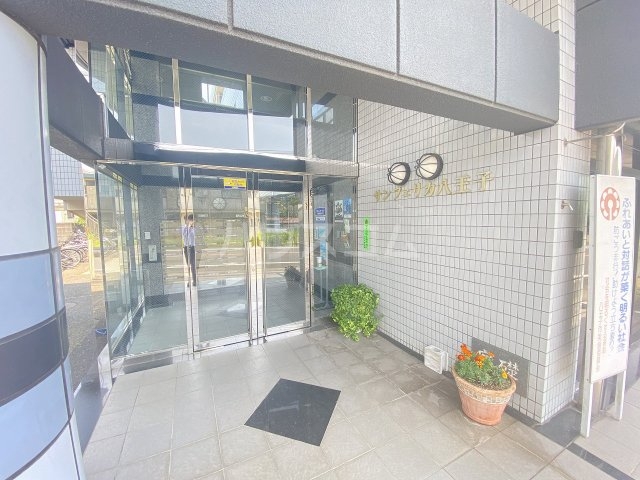 20/29 エントランス