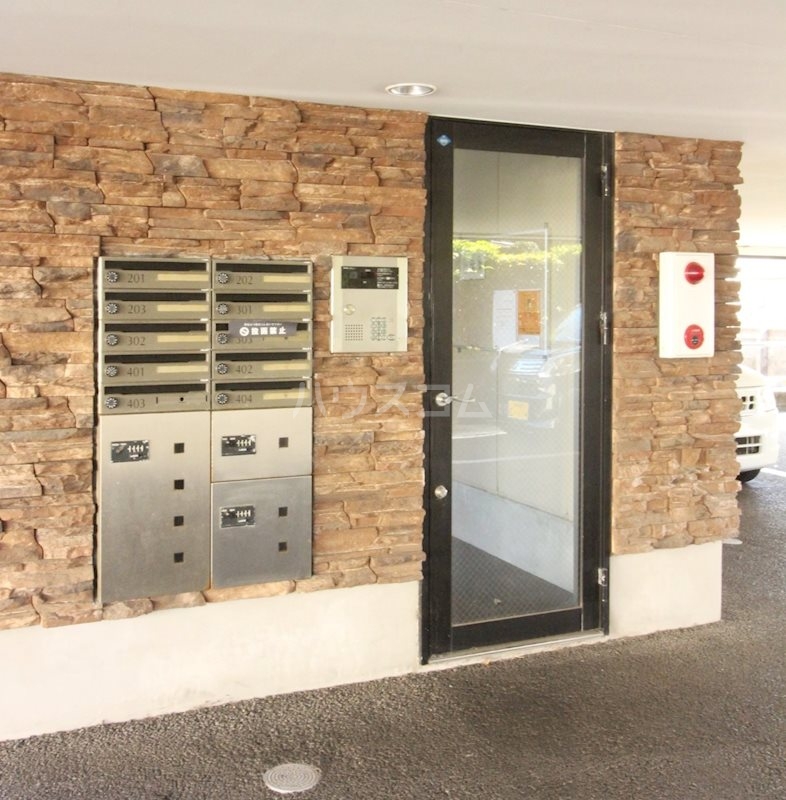 22/24 エントランス