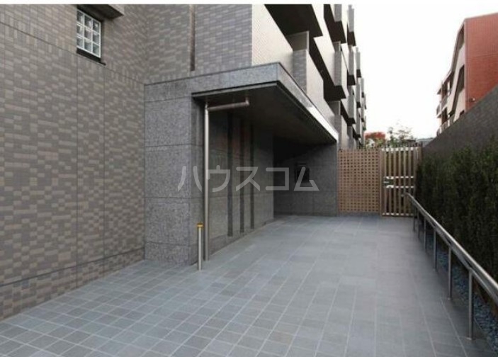 22/24 エントランス