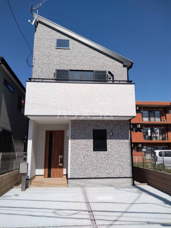 15/23 エントランス