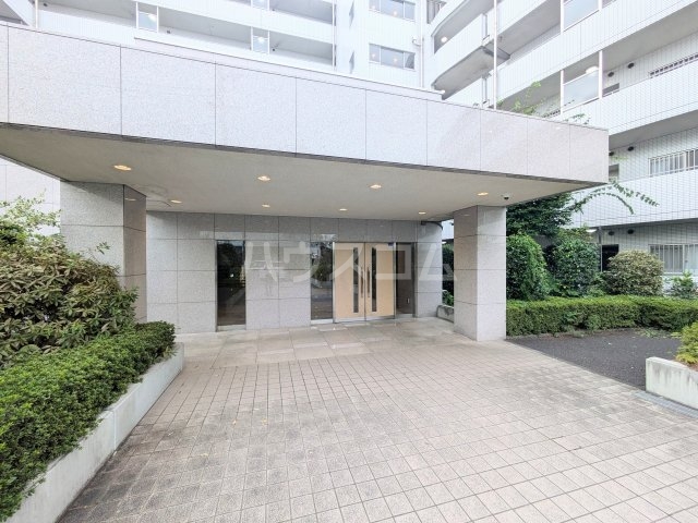 21/28 エントランス