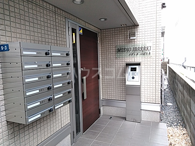 16/26 エントランス