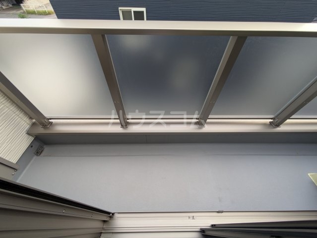 13/18 バルコニー