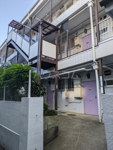 21/30 エントランス