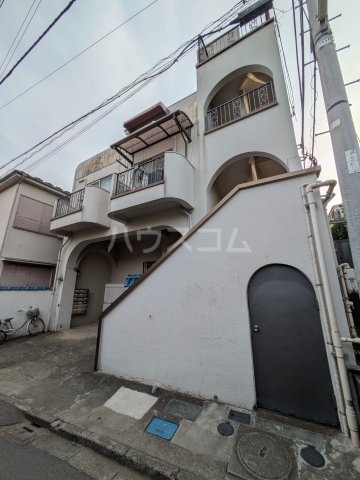 22/30 エントランス