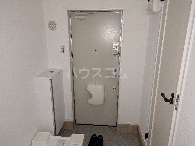 13/30 玄関