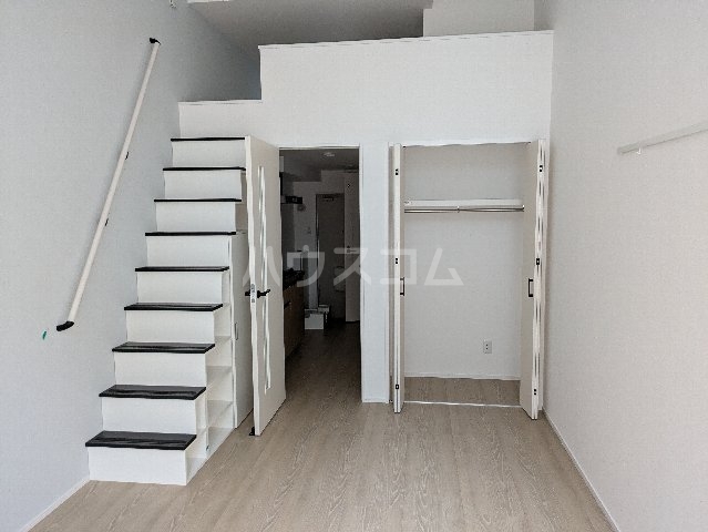 2/4 エントランス