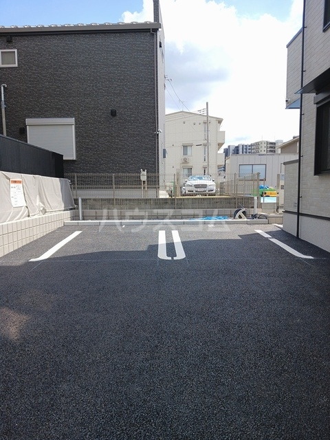 26/30 駐車場