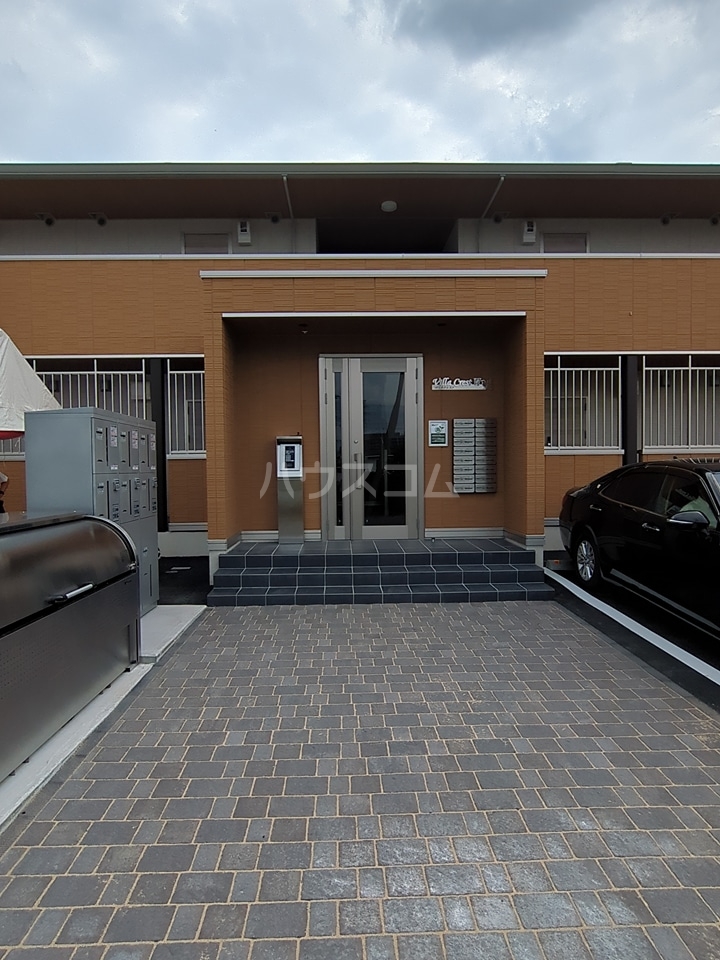 23/26 エントランス