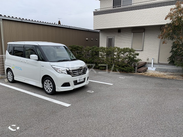 22/30 駐車場